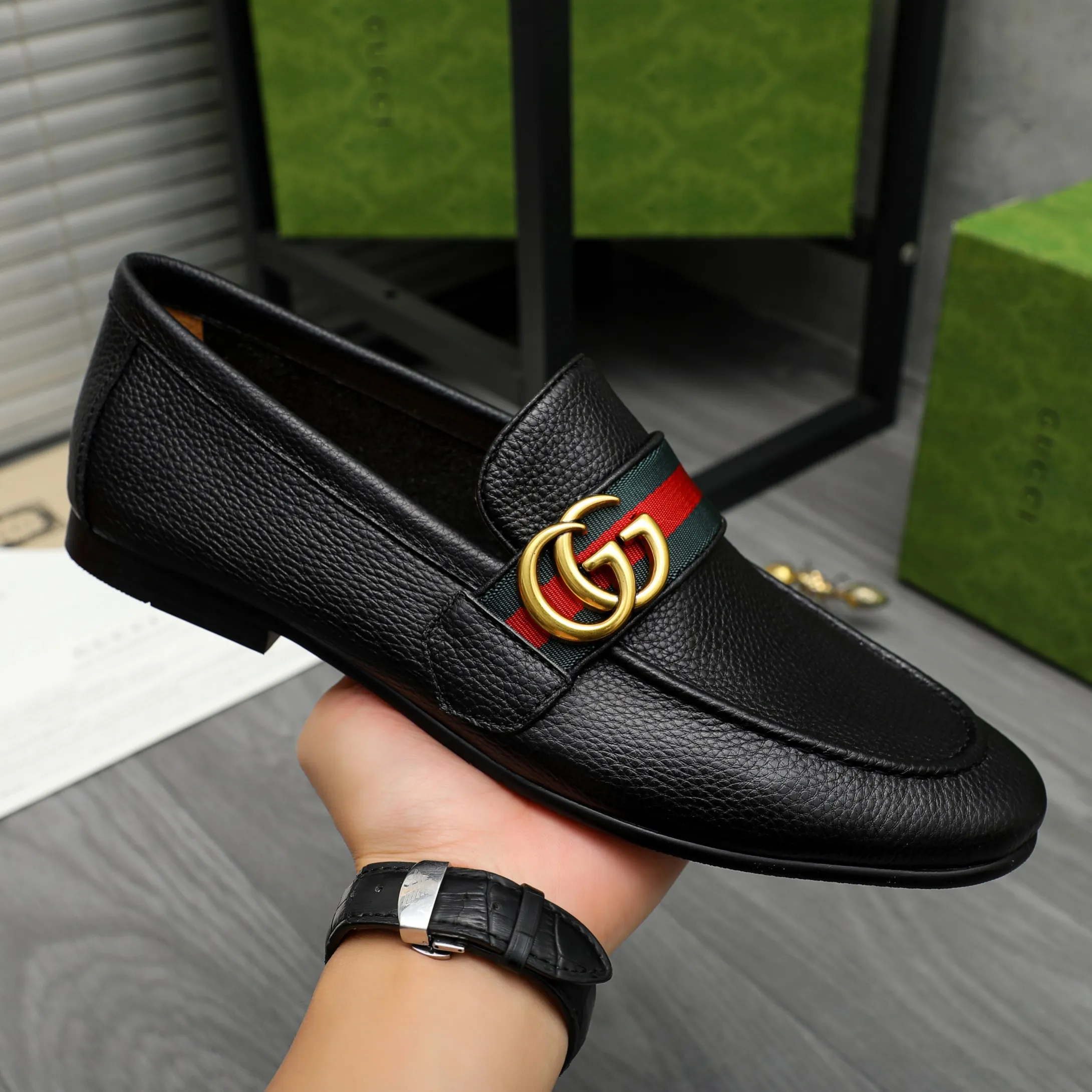 Men's shoes 💰500 Product trademark: GUCCI "Gucci" business slip-on leather shoes Regular size: 38-44 (37.45.46 custom-made, non-refundable) Product materials: Selected pebbled cowhide upper, cowhide insole, original outsole